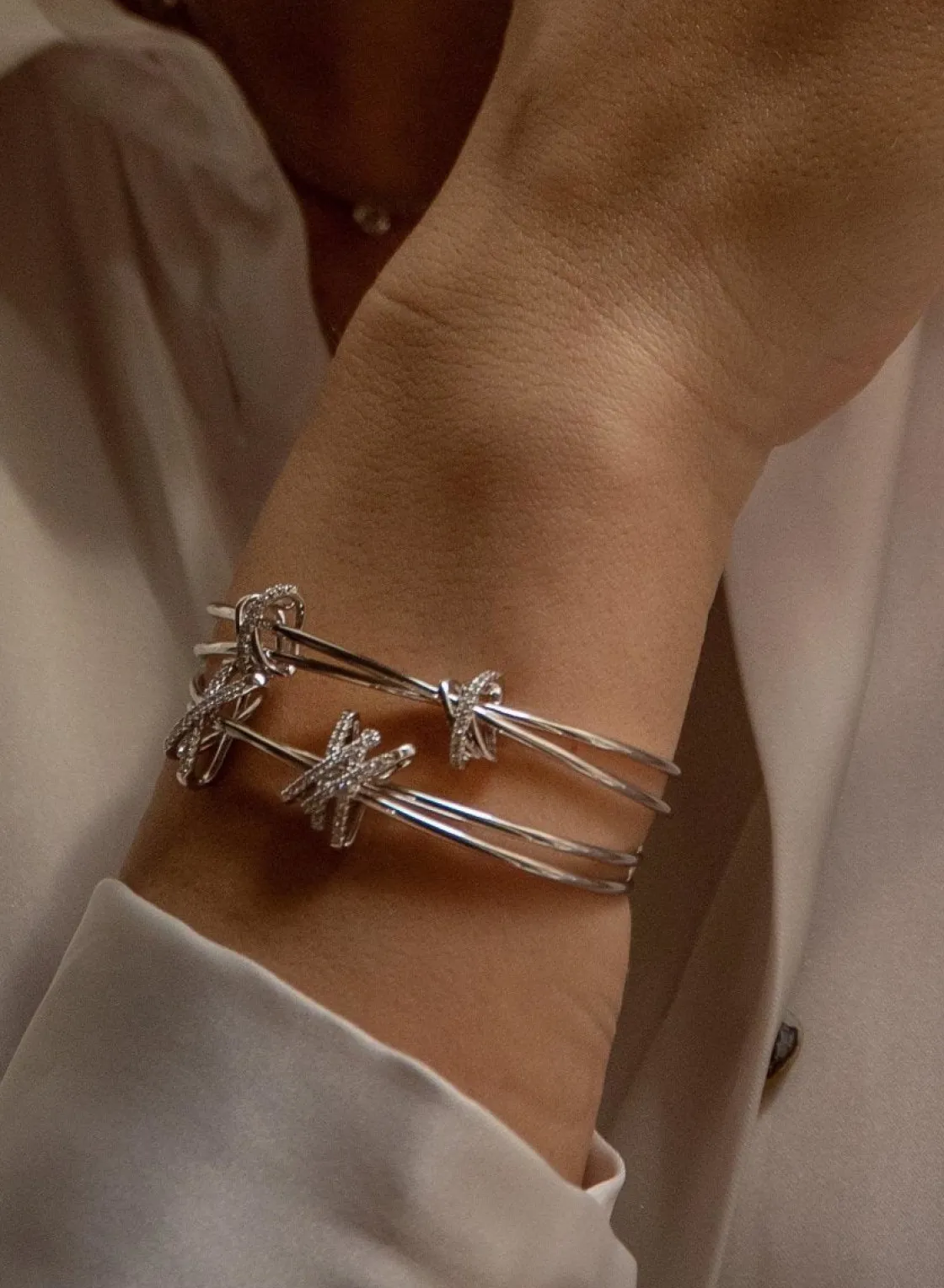 Pulseras Esclavas | LINEARGENT Pulsera esclava de plata diseño doble grapa de circonita