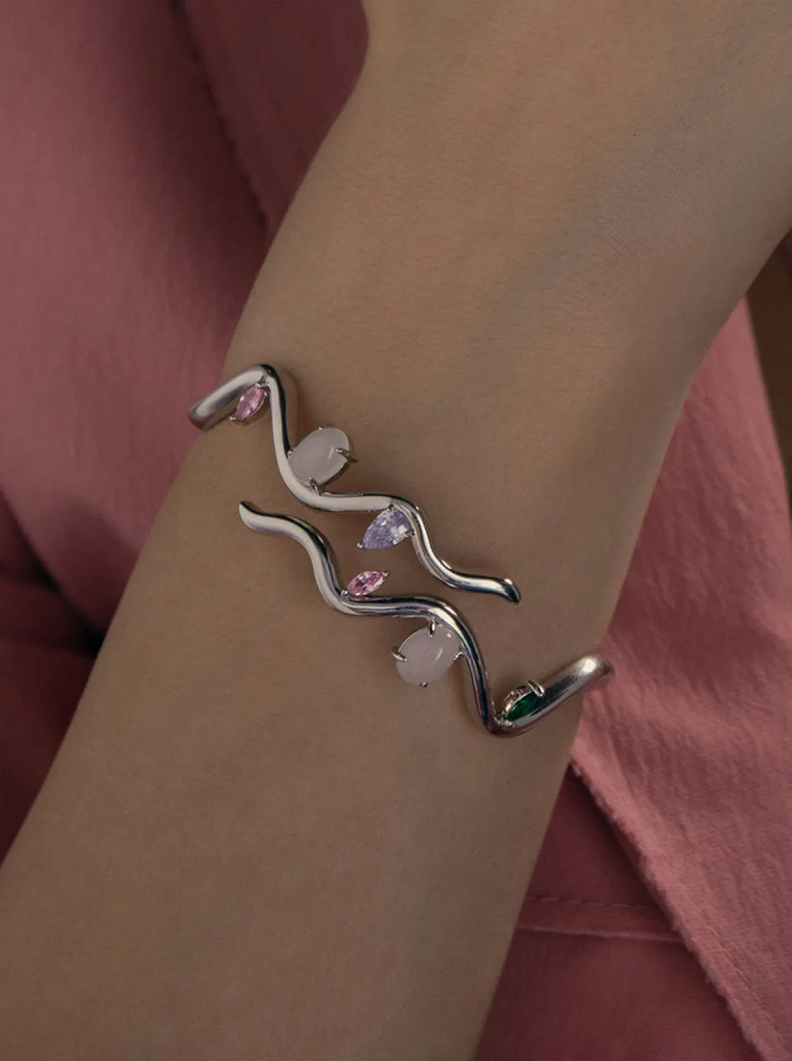 Pulseras Esclavas | LINEARGENT Pulsera esclava de plata diseño irregular con gemas