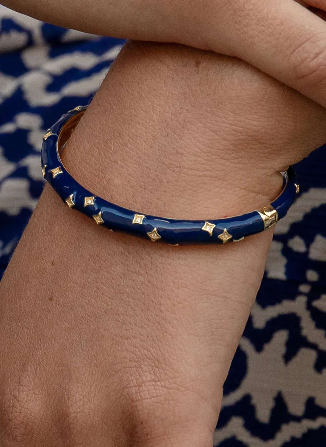 Pulseras Esclavas | LINEARGENT Pulsera esclava diseño irregular de esmalte azul eléctrico