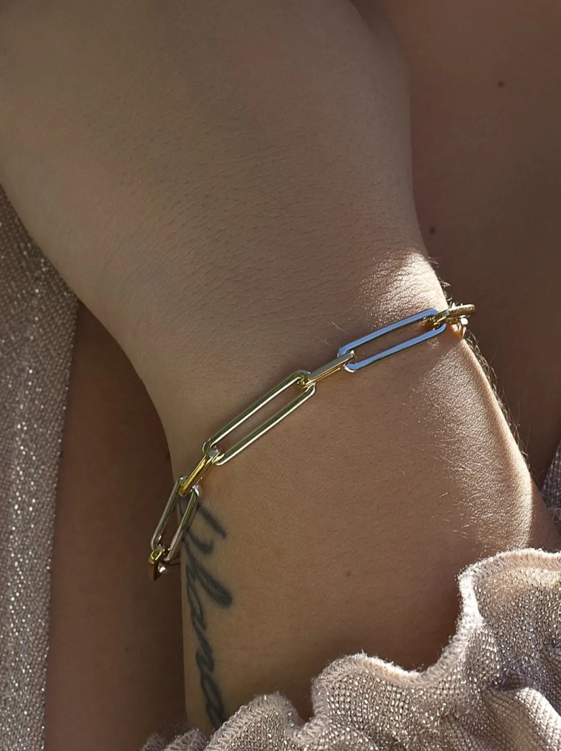 Pulsera Eslabones Plata | LINEARGENT Pulsera eslabones plata formada por eslabones pequeños y grandes diseño bicolor
