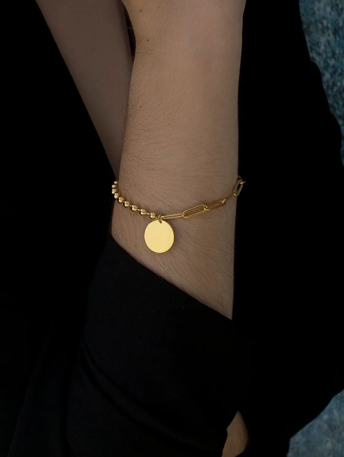 Pulseras Finas | LINEARGENT Pulseras con colgantes de plata bañados en oro con charm redondo y bolitas