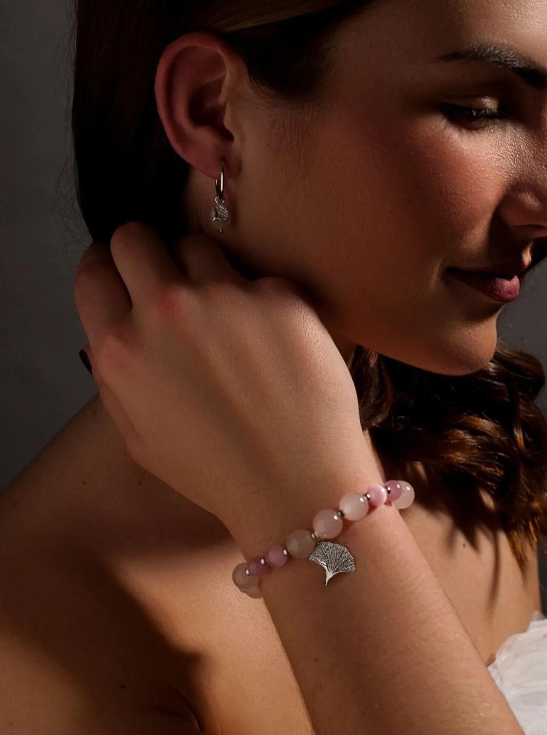 Pulsera De Bolas | Pulseras Con Colgantes | LINEARGENT Pulseras de bolas de plata cuarzo rosa y charm de flor abierta