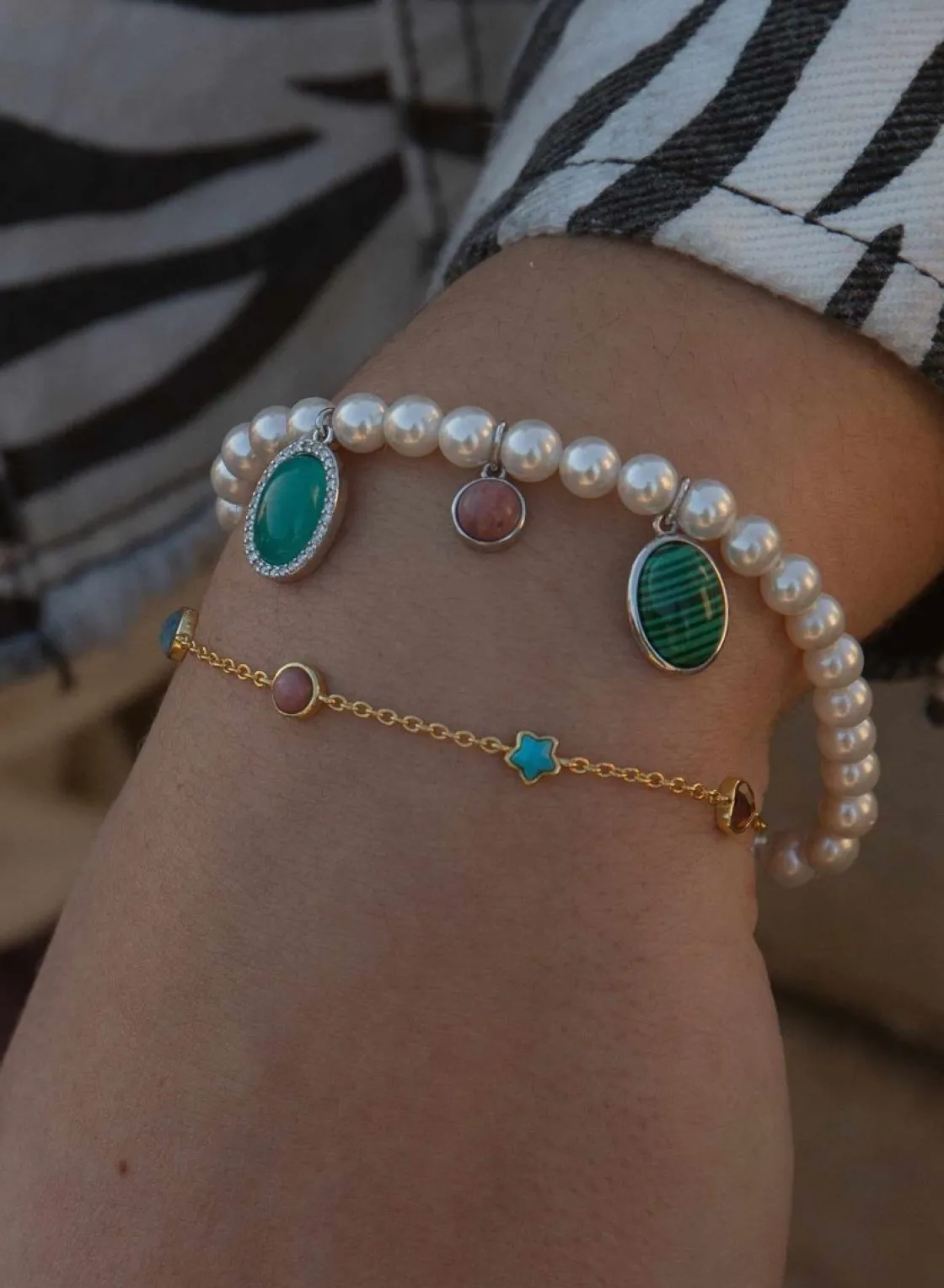 Pulseras Finas | LINEARGENT Pulseras finas bañadas en oro con charms multi forma