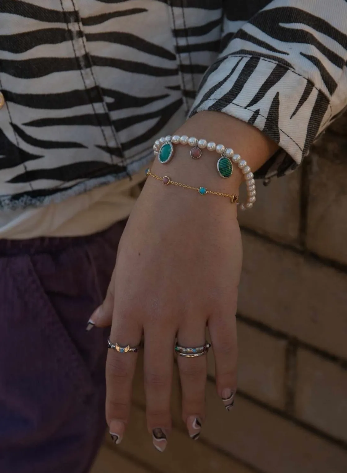 Pulseras Finas | LINEARGENT Pulseras finas bañadas en oro con charms multi forma