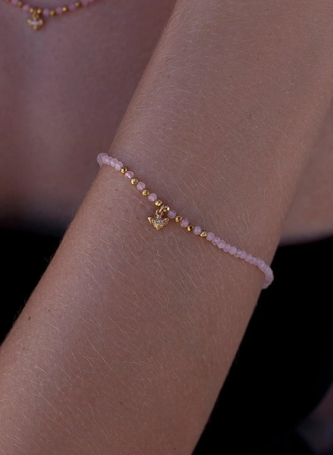 Pulsera De Bolas | Pulseras Con Piedras | LINEARGENT Pulseras finas de plata diseño abeja en rosa