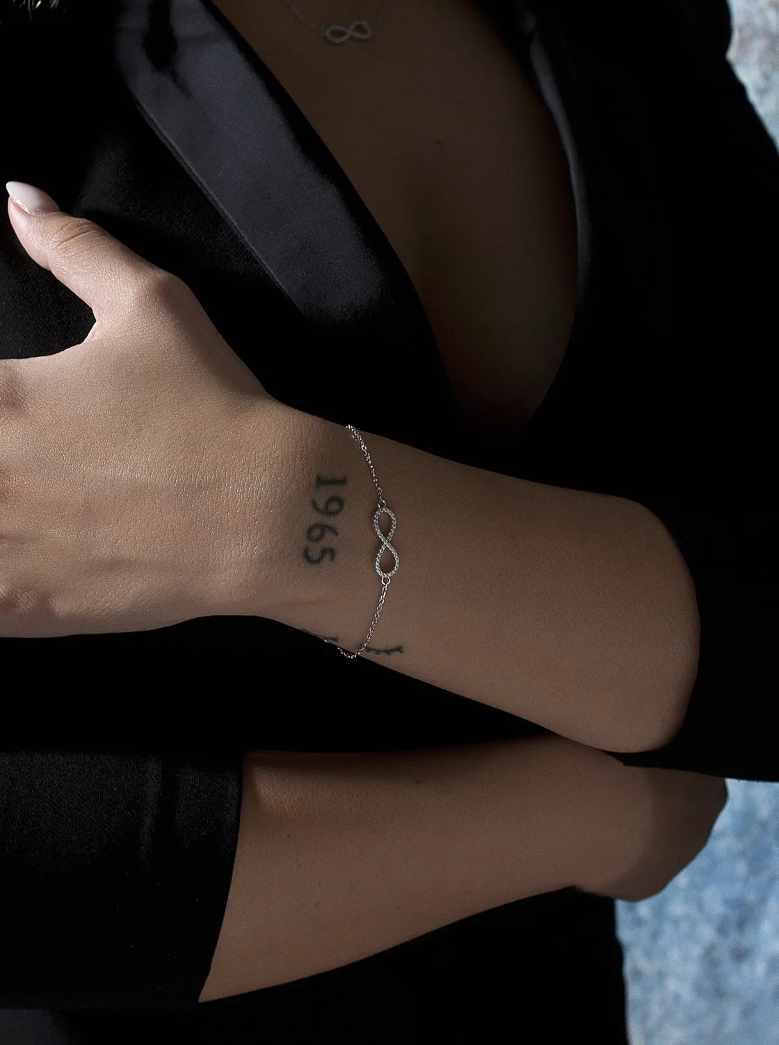 Pulseras Finas | LINEARGENT Pulseras finas de plata diseño infinito con circonitas