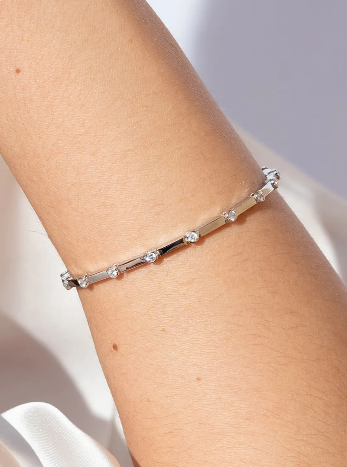 Pulseras Finas | LINEARGENT Pulseras finas de plata diseño múltiples circonitas