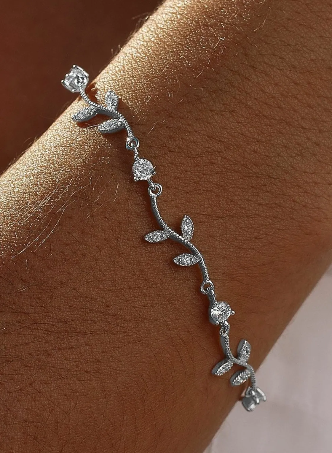 Pulseras Brillantes | Pulseras Finas | LINEARGENT Pulseras finas de plata diseño rama con circonitas