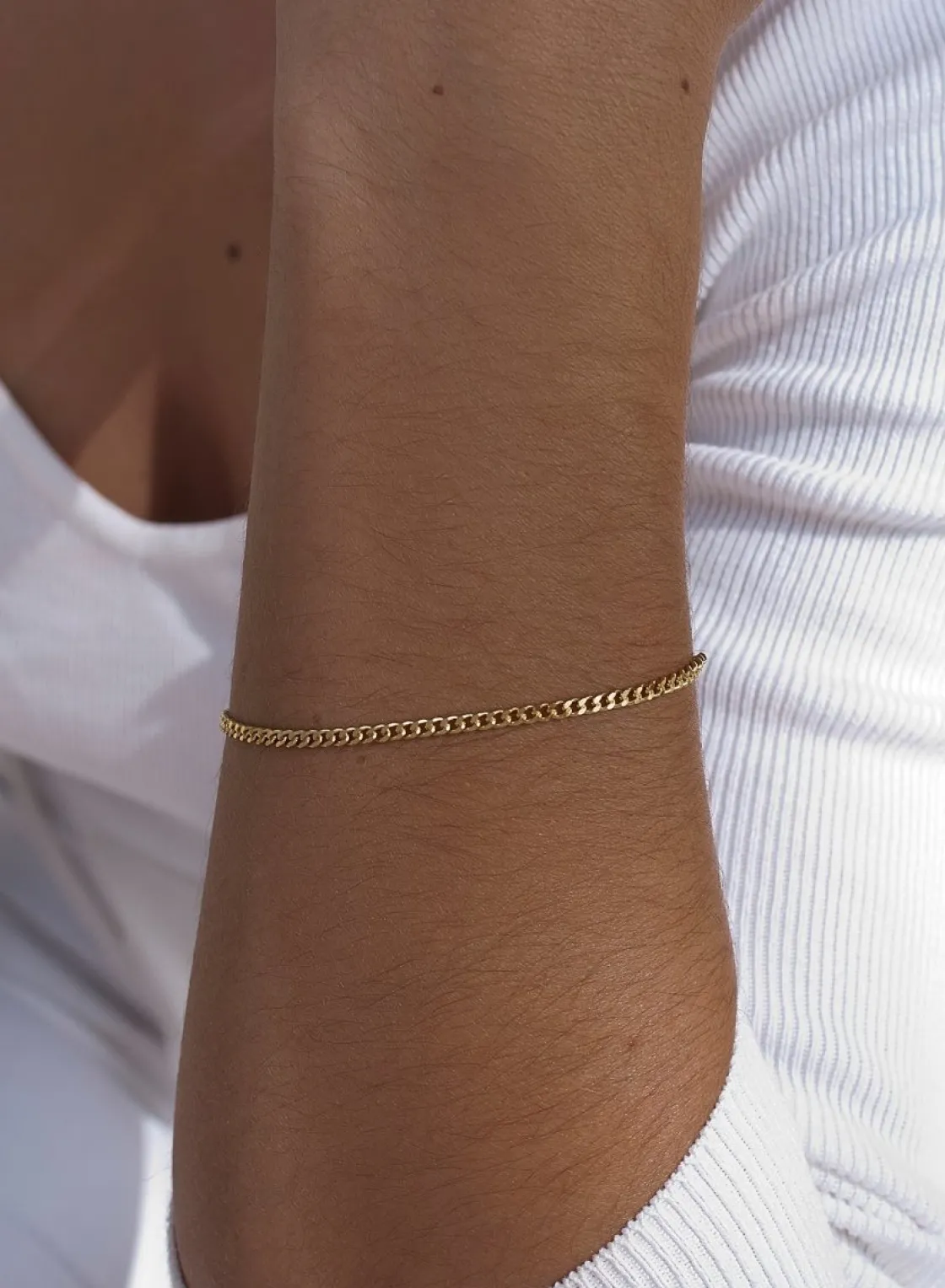 Pulseras Finas | LINEARGENT Pulseras finas de plata dorada diseño cadena