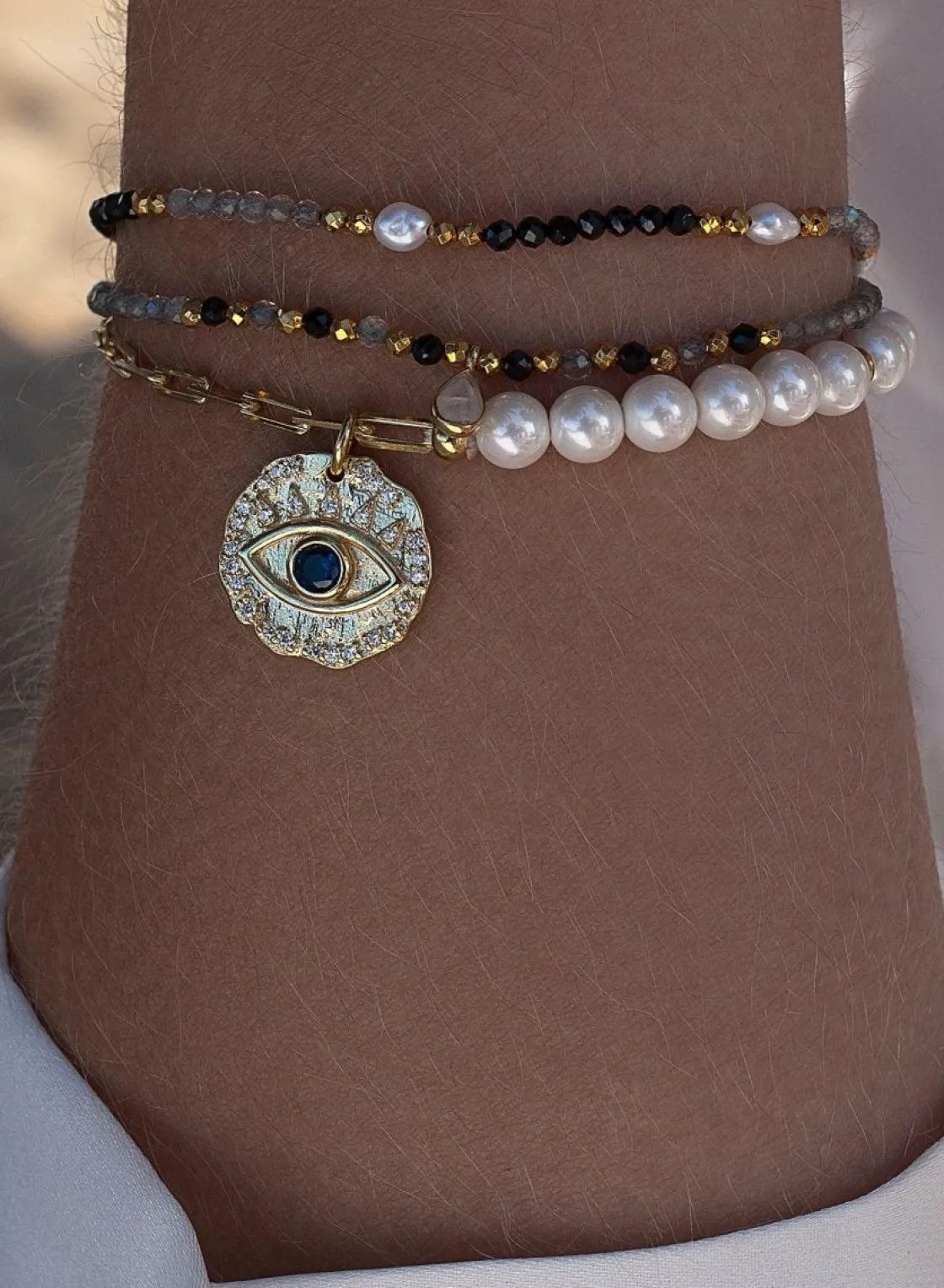 Pulsera De Bolas | Pulseras Con Piedras | LINEARGENT Pulseras finas diseño de bolas perlas y medalla