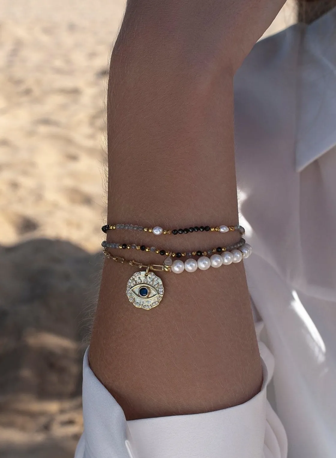 Pulsera De Bolas | Pulseras Con Piedras | LINEARGENT Pulseras finas diseño de bolas perlas y medalla