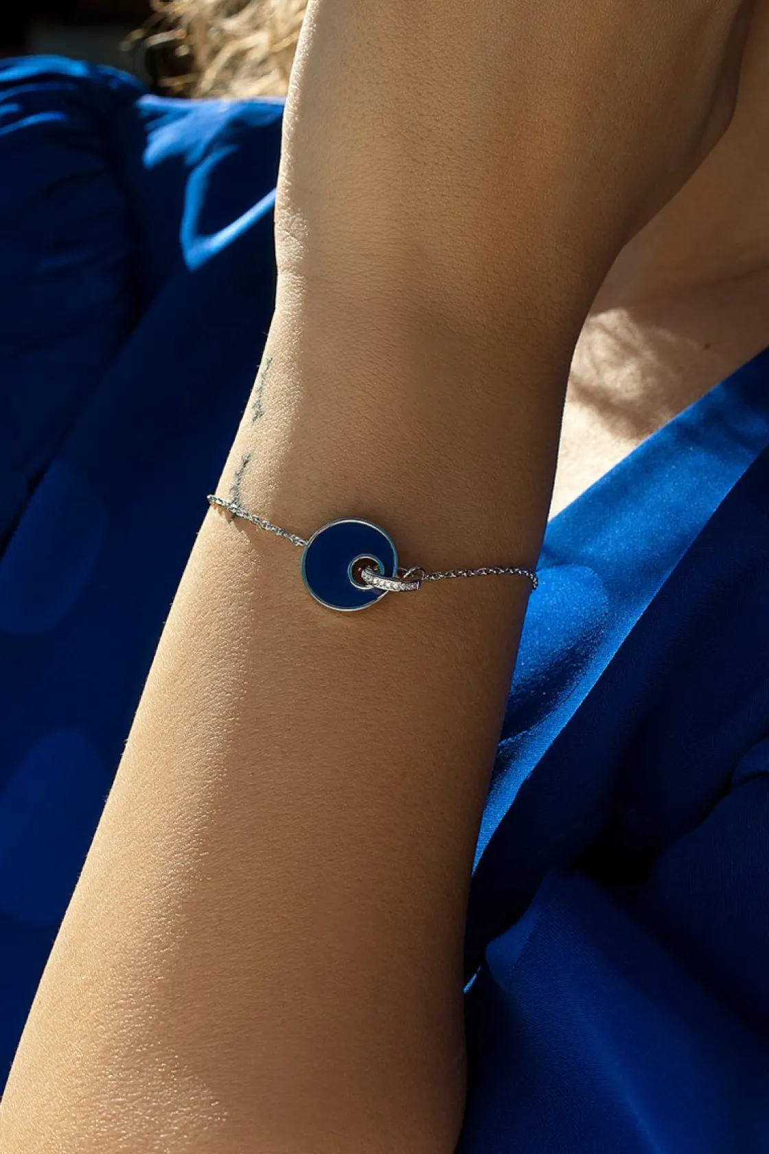 Pulseras Finas | LINEARGENT Pulseras finas formadas por lapislázuli y circonita