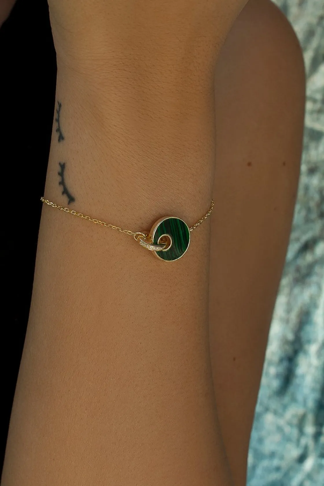 Pulseras Finas | LINEARGENT Pulseras finas formadas por malachite y circonitas