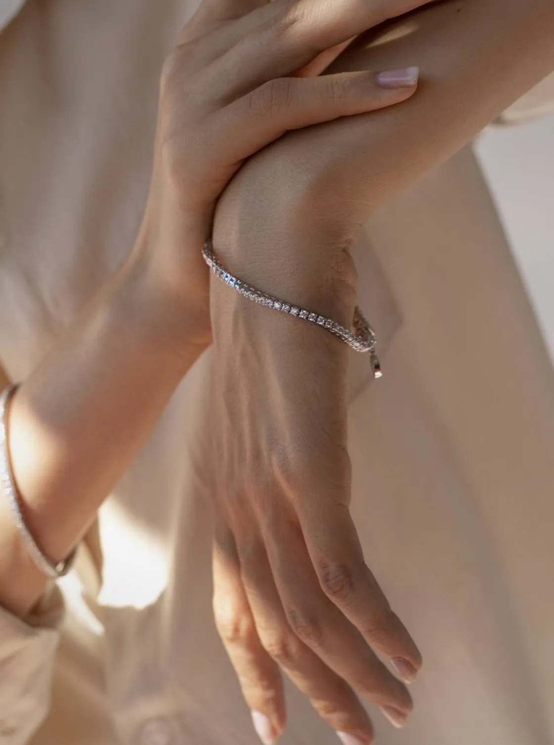 Pulseras Brillantes | Pulsera Riviere | LINEARGENT Pulseras riviere de plata diseño circonitas circulares