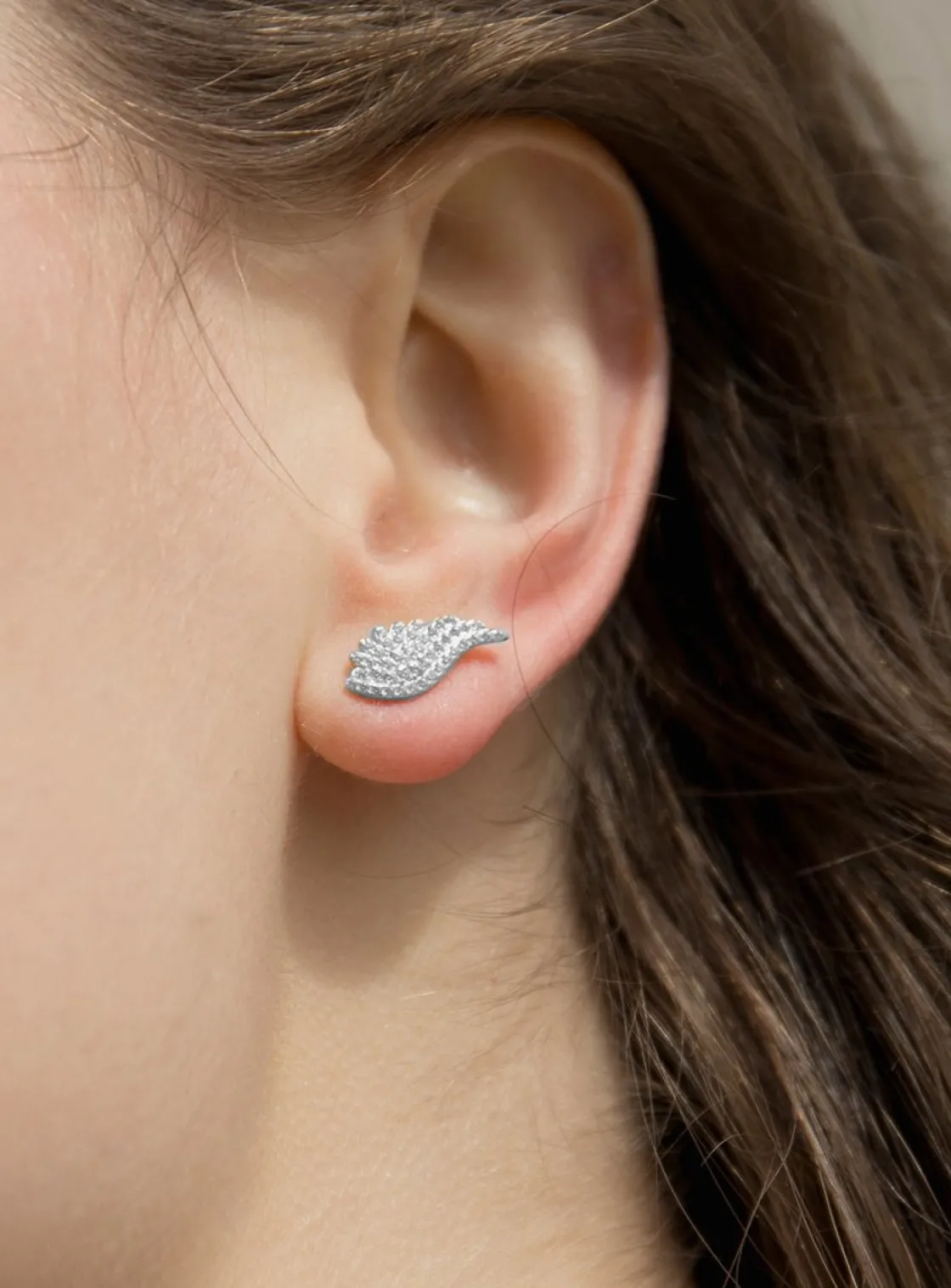 Segundo Pendiente | LINEARGENT Segundo pendiente de plata con charm de ala y circonitas